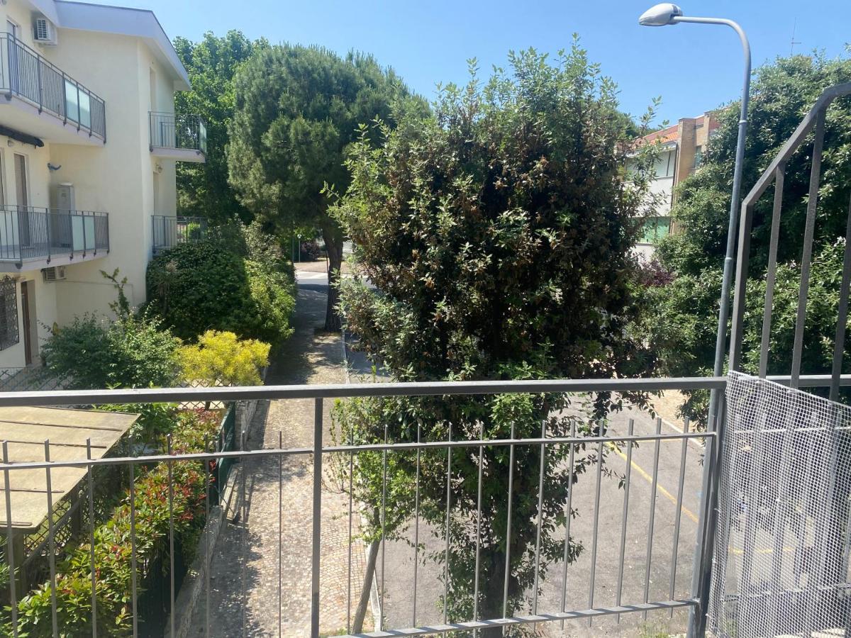 马瑟利Via Pesaro A/C公寓 外观 照片